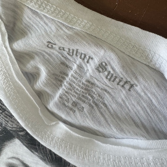 Taylor Swift Reputation Tour Tshirt. Women’s Small - Picture 4 of 6
